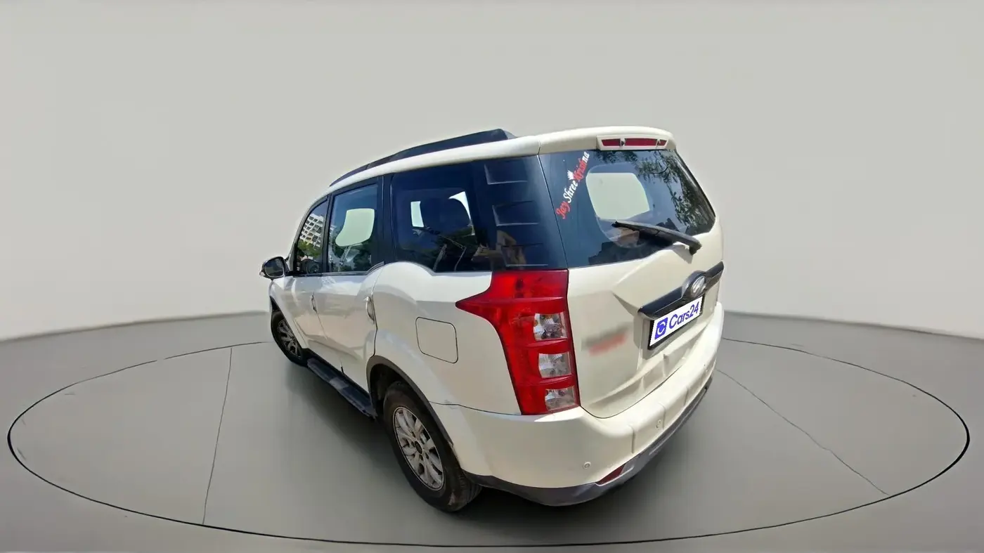 2015 Mahindra XUV500 W10 AT, Diesel, Automatic, 1,78,253 km, exterior