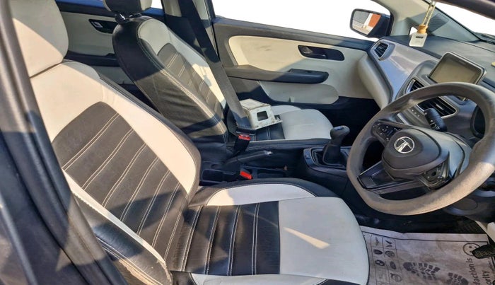 2022 Tata ALTROZ XT PETROL, Petrol, Manual, 65,114 km, interior