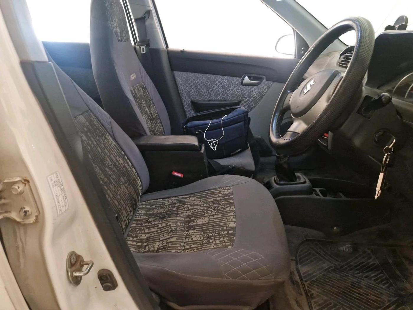 2017 Maruti Alto 800 LXI, CNG, Manual, 1,05,000 km, interior