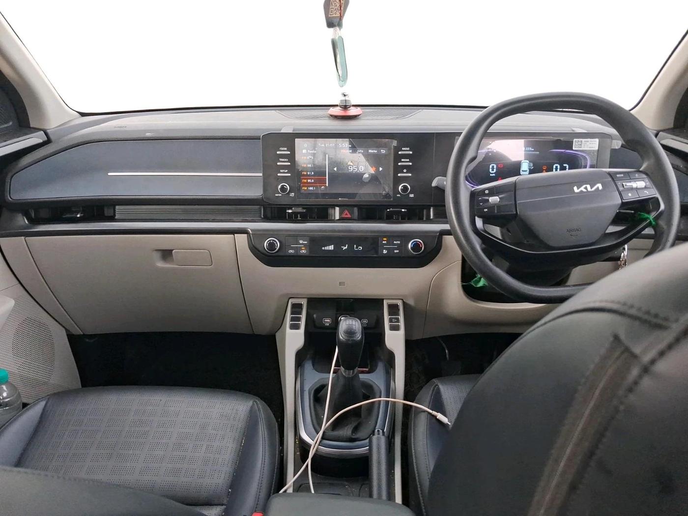 2026 KIA Carens Clavis HTE EX Diesel 1.5L Turbo MT 7 STR, Diesel, Manual, 13,509 km, interior