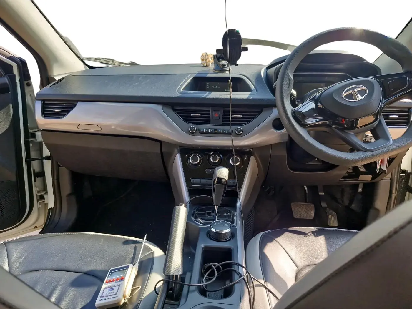 2023 Tata NEXON XMA PETROL, Petrol, Automatic, 15,900 km, interior