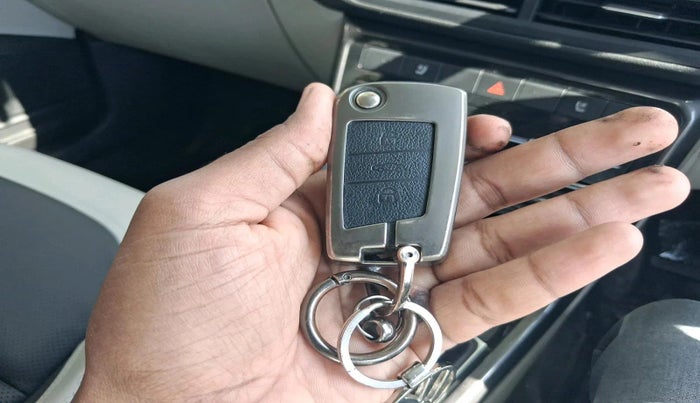 2024 Volkswagen TAIGUN TOPLINE 1.0 TSI AT, Petrol, Automatic, 9,515 km, interior