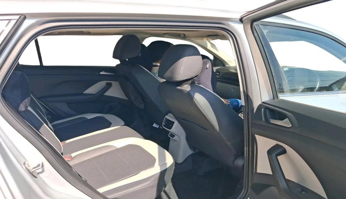 2024 Volkswagen TAIGUN TOPLINE 1.0 TSI AT, Petrol, Automatic, 9,515 km, interior