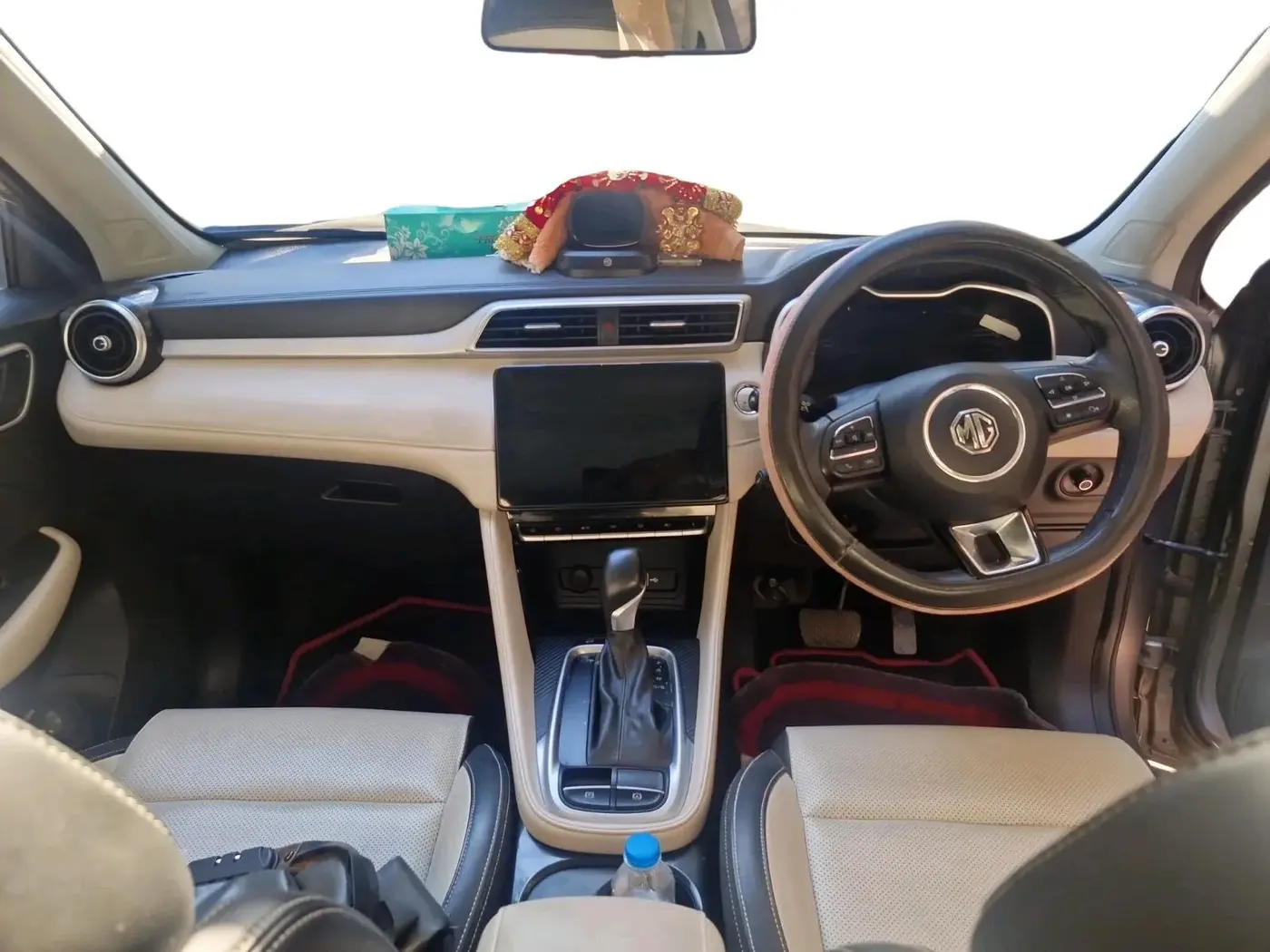 2022 MG ASTOR SAVVY 1.5 CVT, Petrol, Automatic, 41,444 km, interior