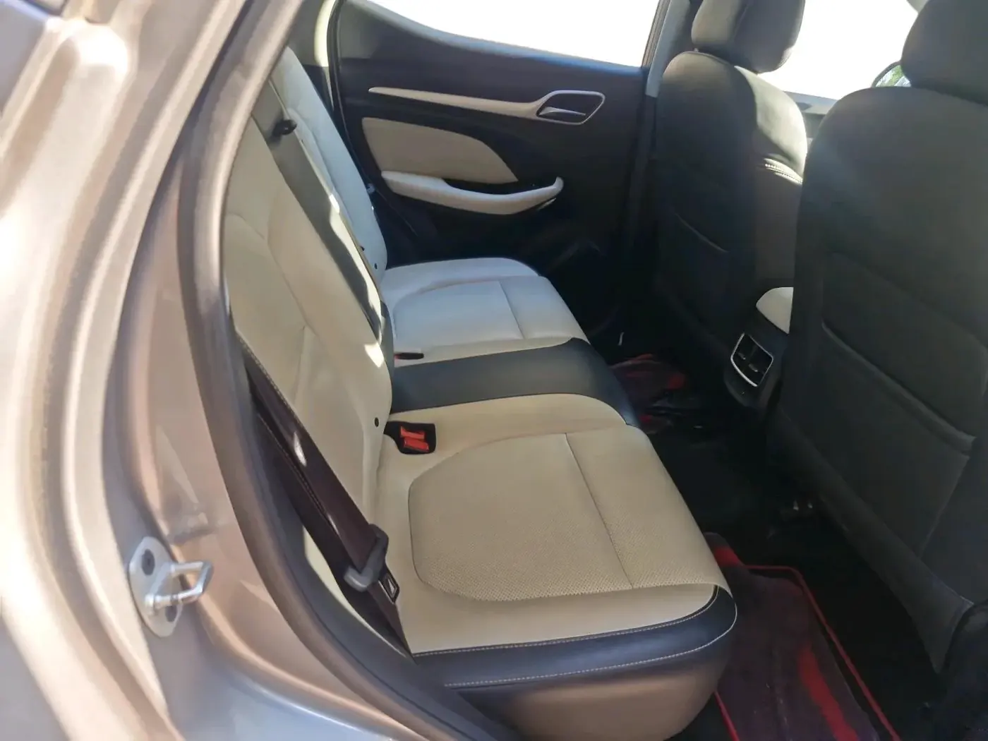 2022 MG ASTOR SAVVY 1.5 CVT, Petrol, Automatic, 41,444 km, interior