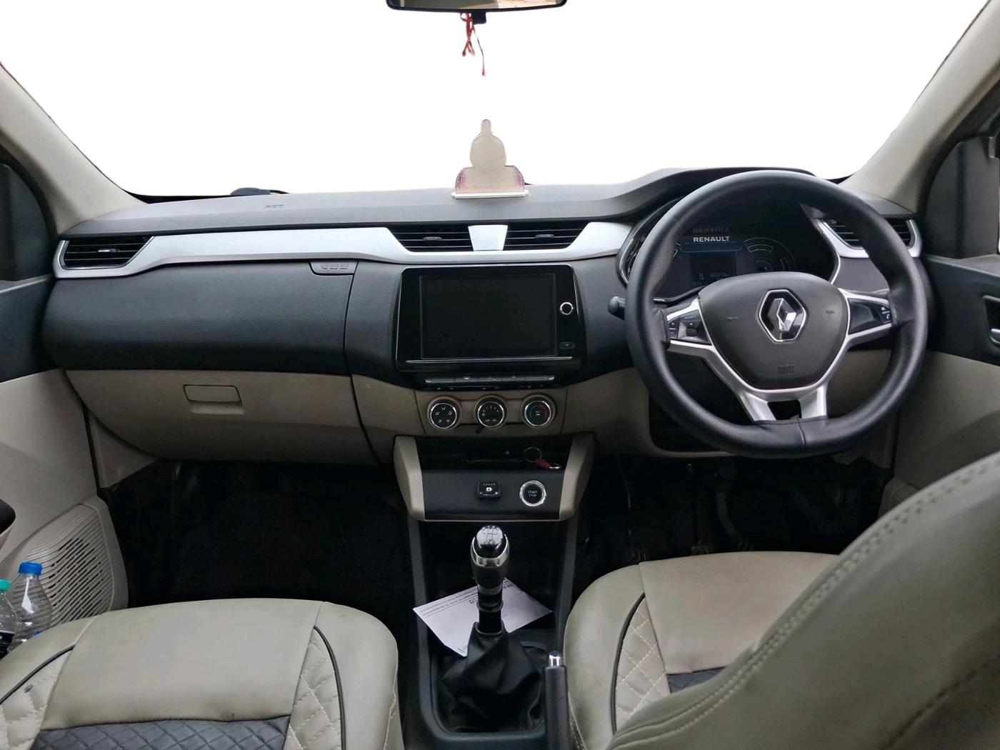 2022 Renault TRIBER RXZ, CNG, Manual, 1,80,319 km, interior