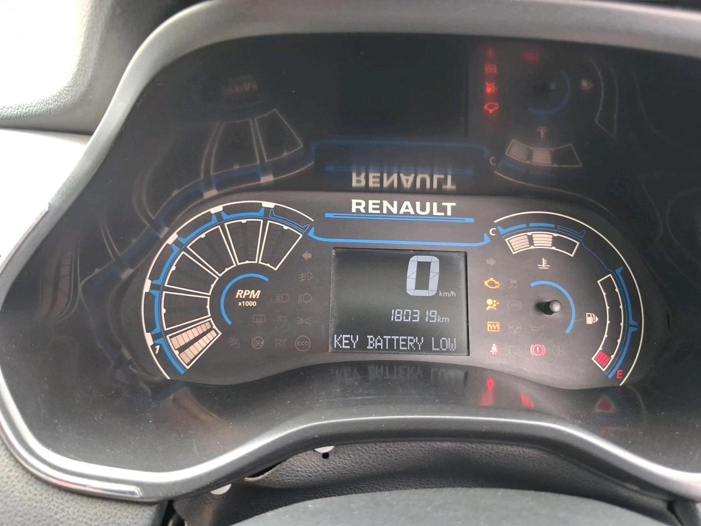 2022 Renault TRIBER RXZ, CNG, Manual, 1,80,319 km, interior