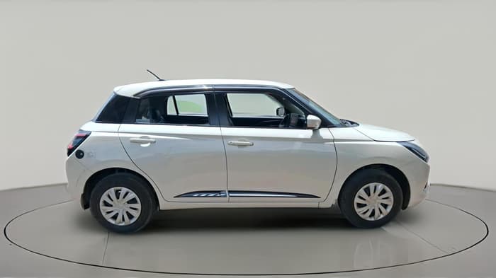 2025 Maruti Swift VXI 1.2L CNG, CNG, Manual, 29,031 km, exterior