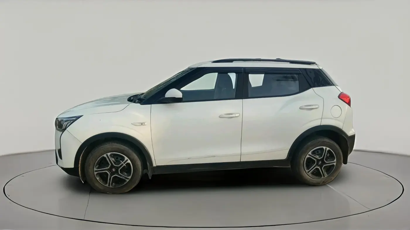 2023 Mahindra XUV300 W6 1.5 Diesel, Diesel, Manual, 82,000 km, exterior