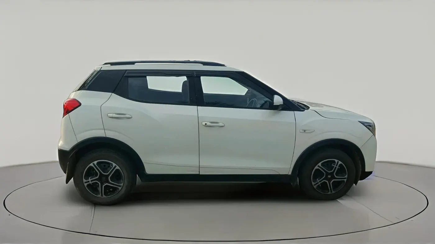 2023 Mahindra XUV300 W6 1.5 Diesel, Diesel, Manual, 82,000 km, exterior