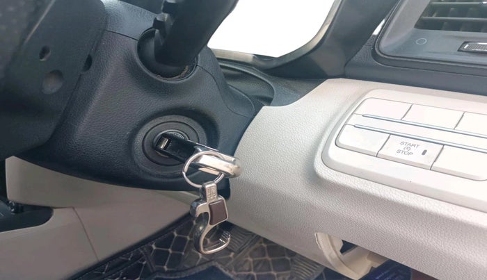 2023 Mahindra XUV300 W6 1.5 Diesel, Diesel, Manual, 81,002 km, interior