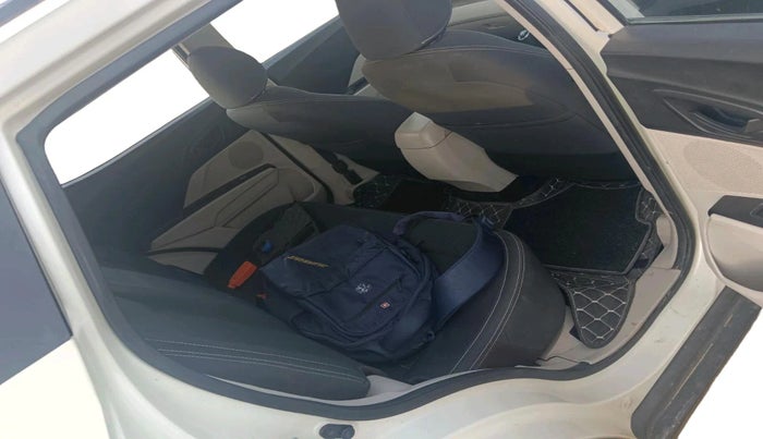 2023 Mahindra XUV300 W6 1.5 Diesel, Diesel, Manual, 81,002 km, interior