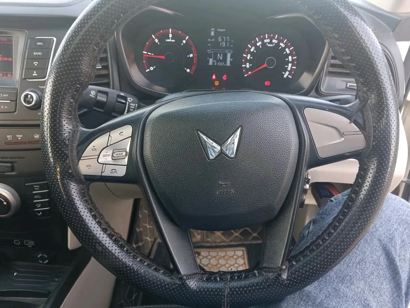 2023 Mahindra XUV300 W6 1.5 Diesel, Diesel, Manual, 82,000 km, interior