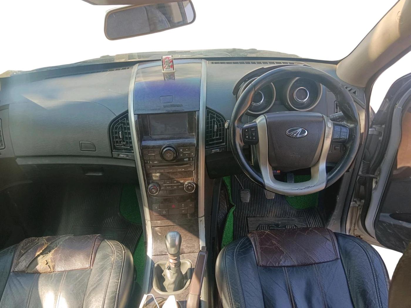 2012 Mahindra XUV500 W8, Diesel, Manual, 1,64,000 km, interior
