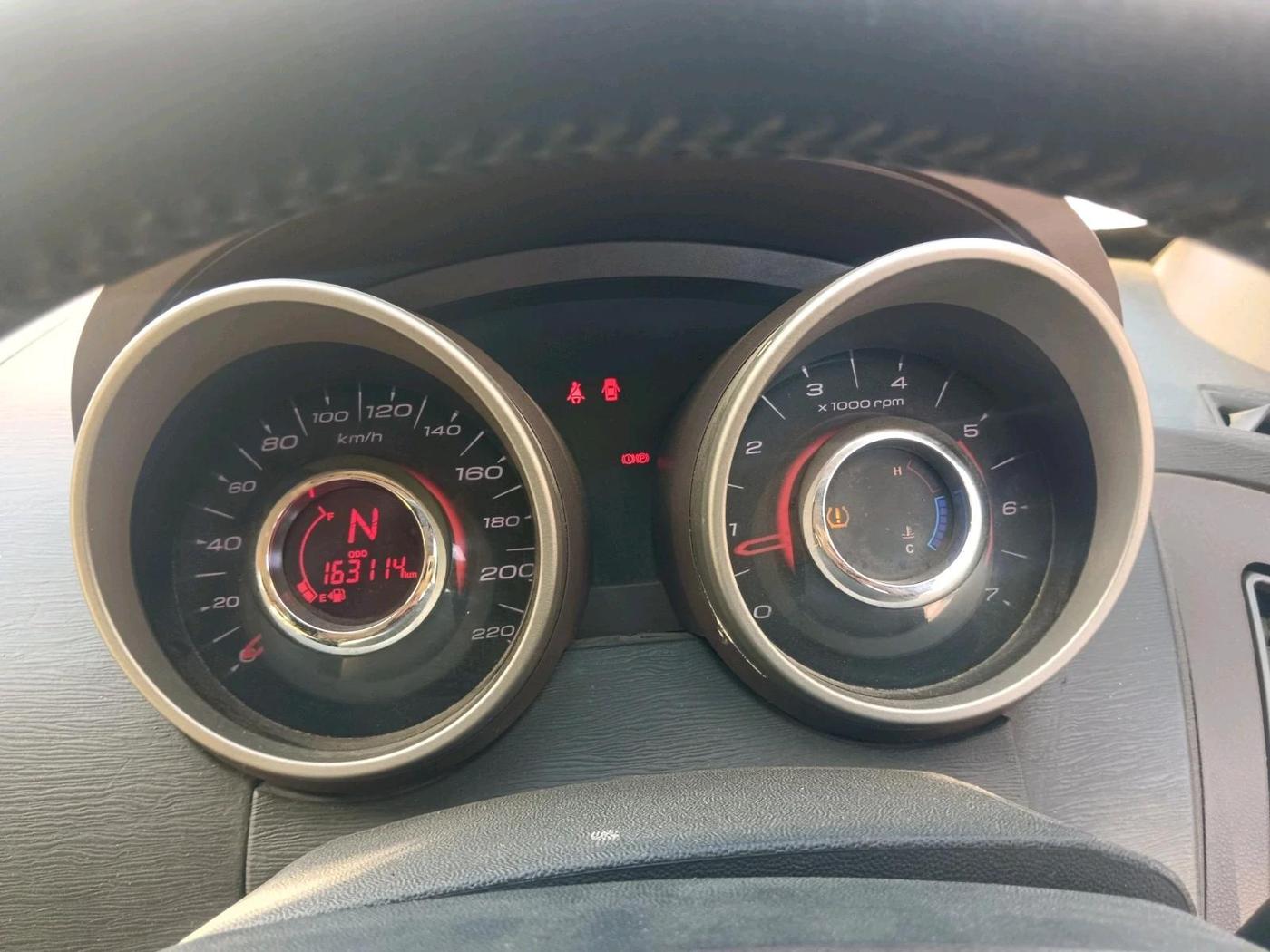 2012 Mahindra XUV500 W8, Diesel, Manual, 1,64,000 km, interior