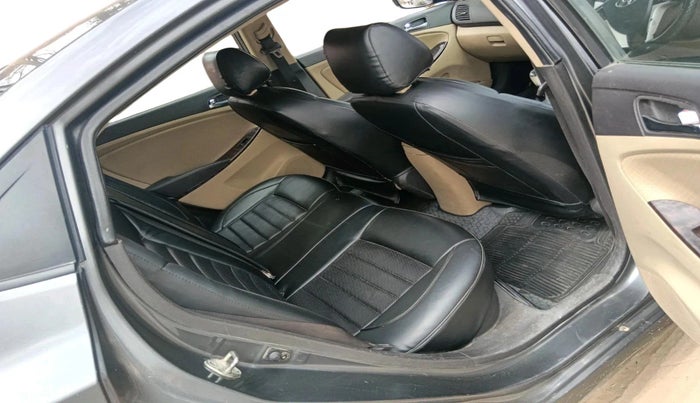 2013 Hyundai Verna FLUIDIC 1.6 CRDI SX, Diesel, Manual, 97,187 km, interior