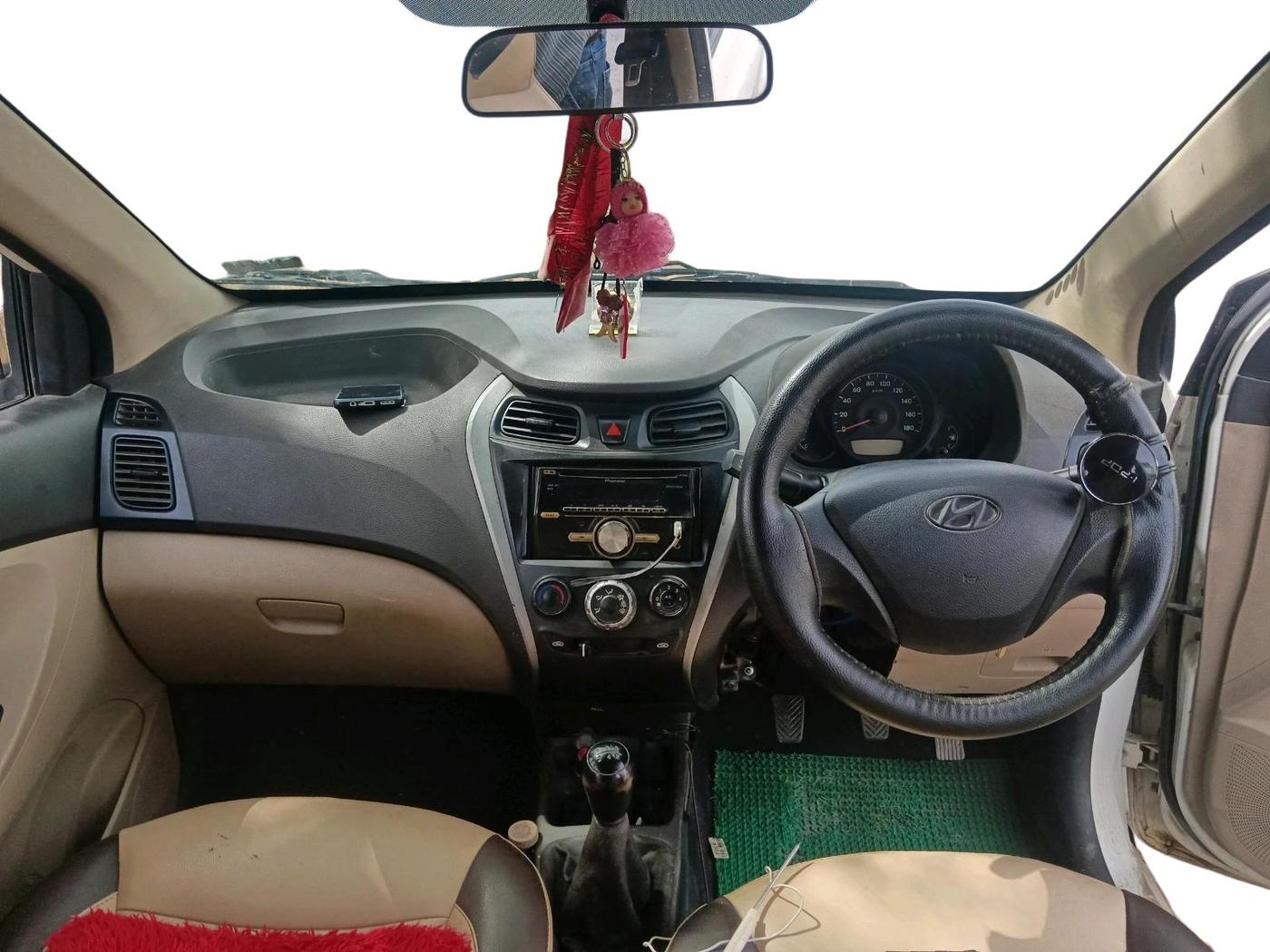 2014 Hyundai Eon ERA +, Petrol, Manual, 70,434 km, interior