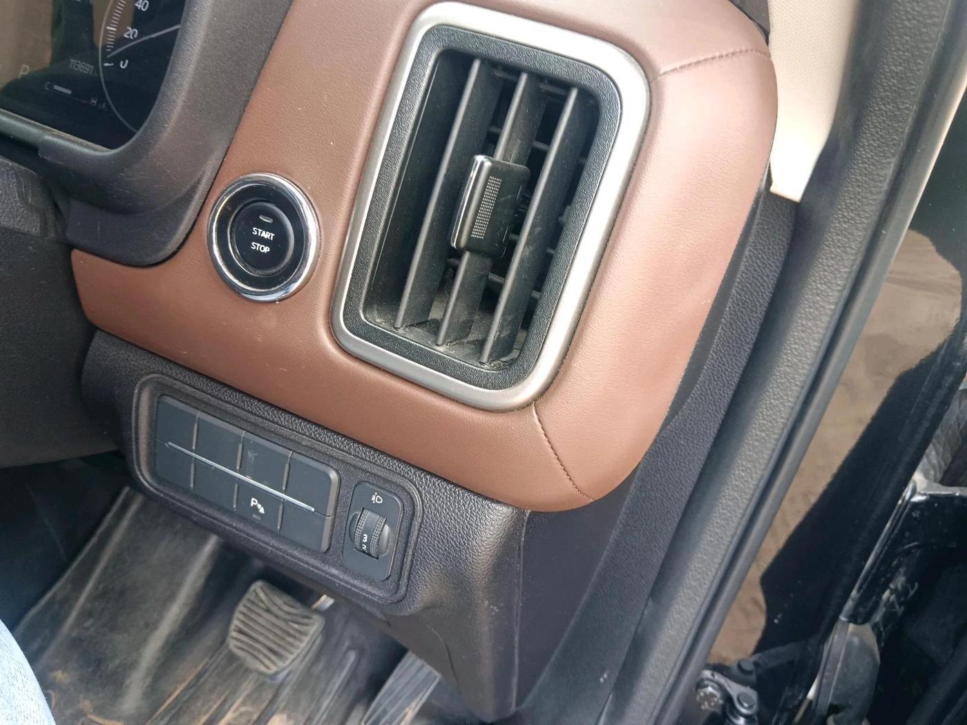 2022 Mahindra SCORPIO-N Z8 L DIESEL AT 4WD 7 STR, Diesel, Automatic, 1,13,691 km, interior