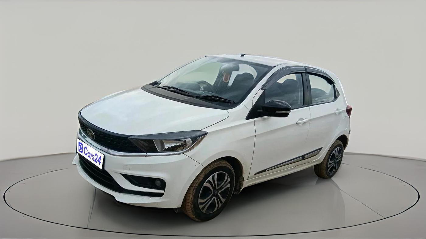 2024 Tata Tiago XTA CNG , CNG, Automatic, 42,105 km, exterior