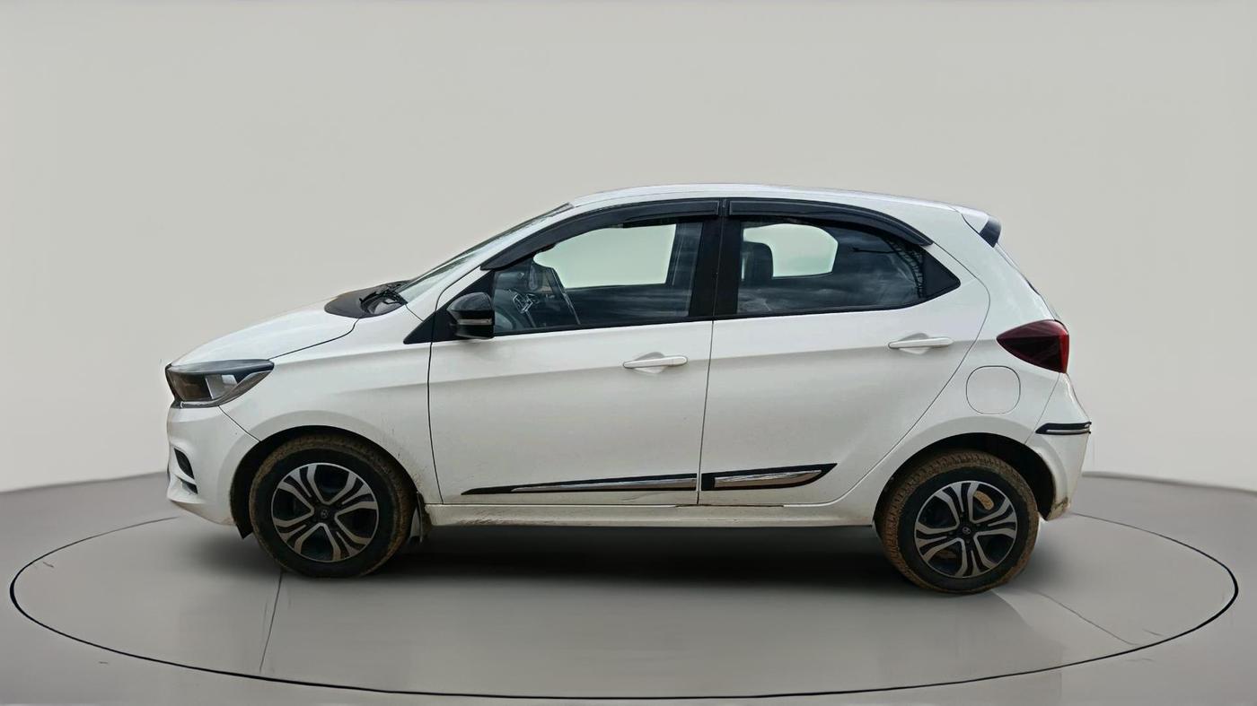 2024 Tata Tiago XTA CNG , CNG, Automatic, 42,105 km, exterior