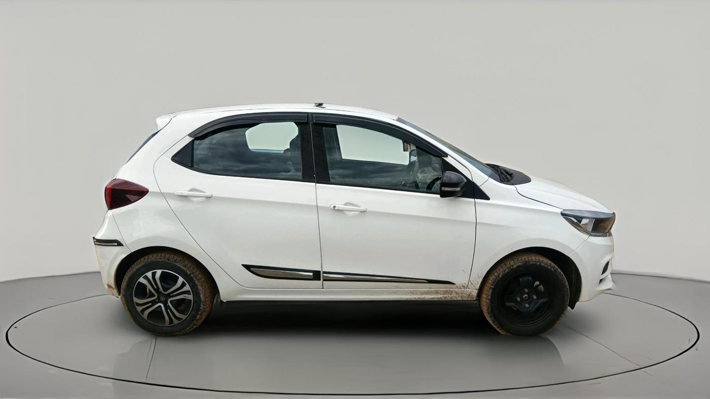 2024 Tata Tiago XTA CNG , CNG, Automatic, 42,105 km, exterior
