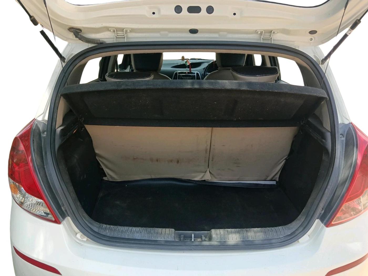 2014 Hyundai i20 SPORTZ 1.2, Petrol, Manual, 53,509 km, exterior