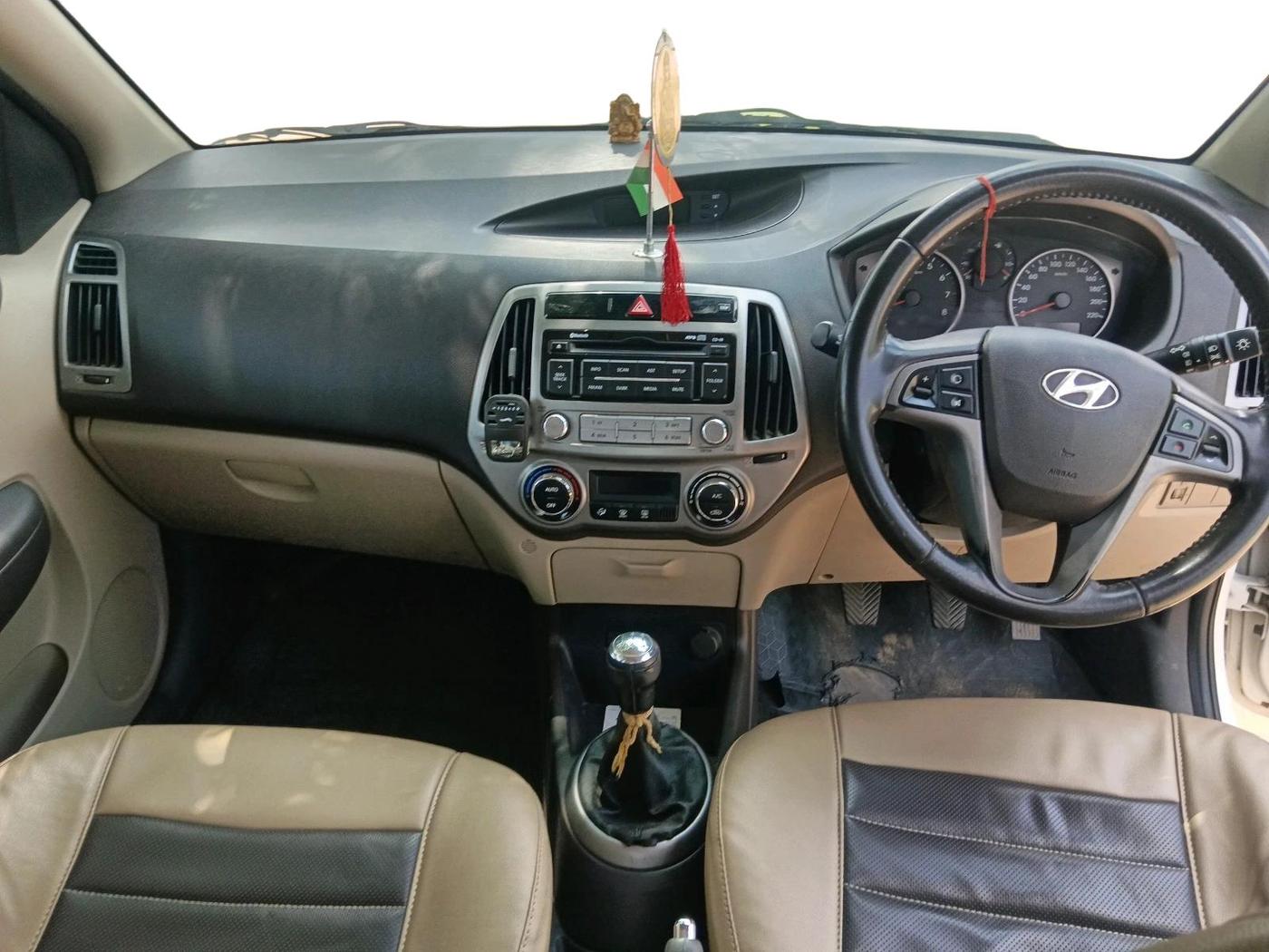 2014 Hyundai i20 SPORTZ 1.2, Petrol, Manual, 53,509 km, interior