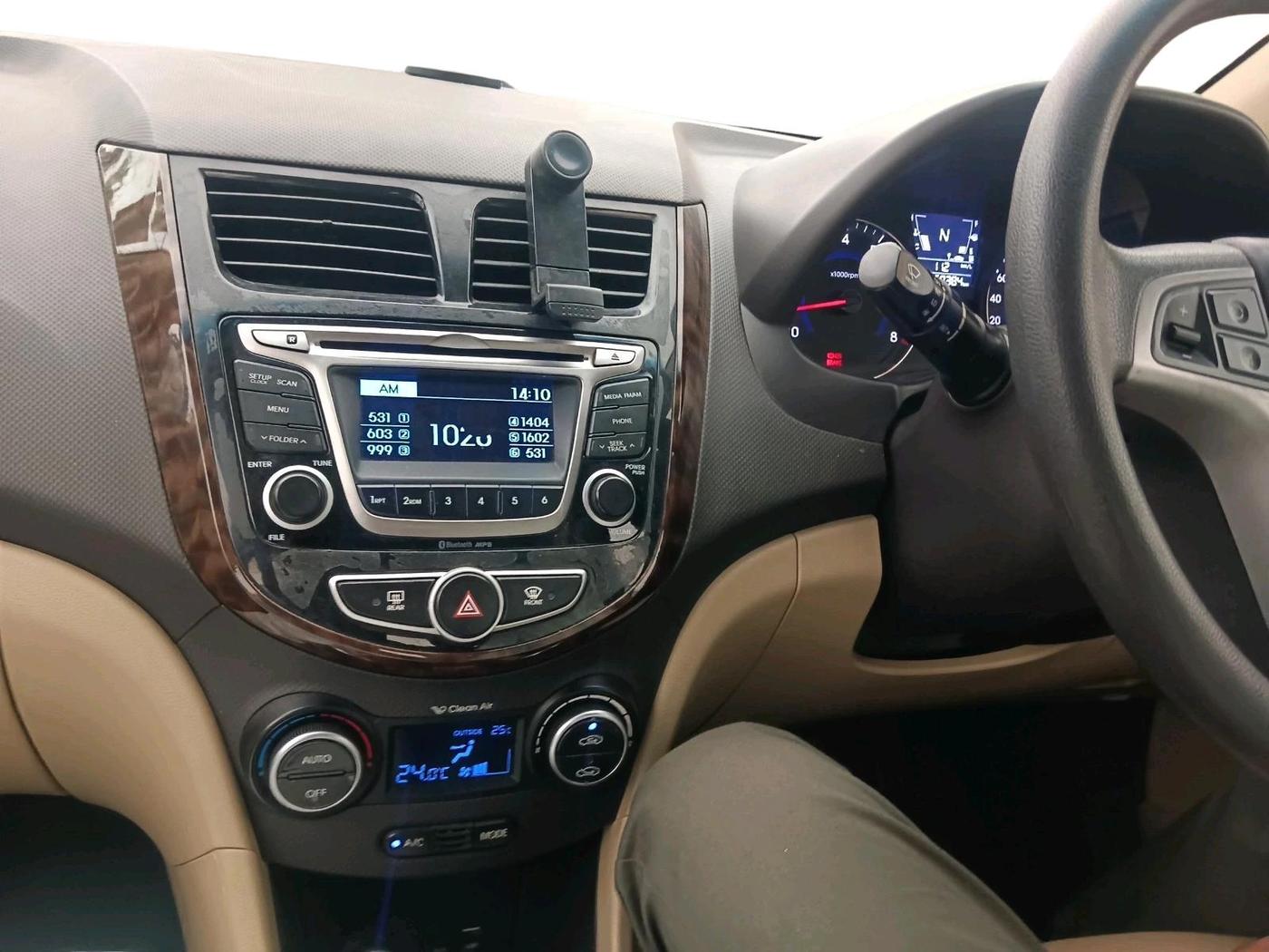 2017 Hyundai Verna 1.6 VTVT S AT, Petrol, Automatic, 60,384 km, interior