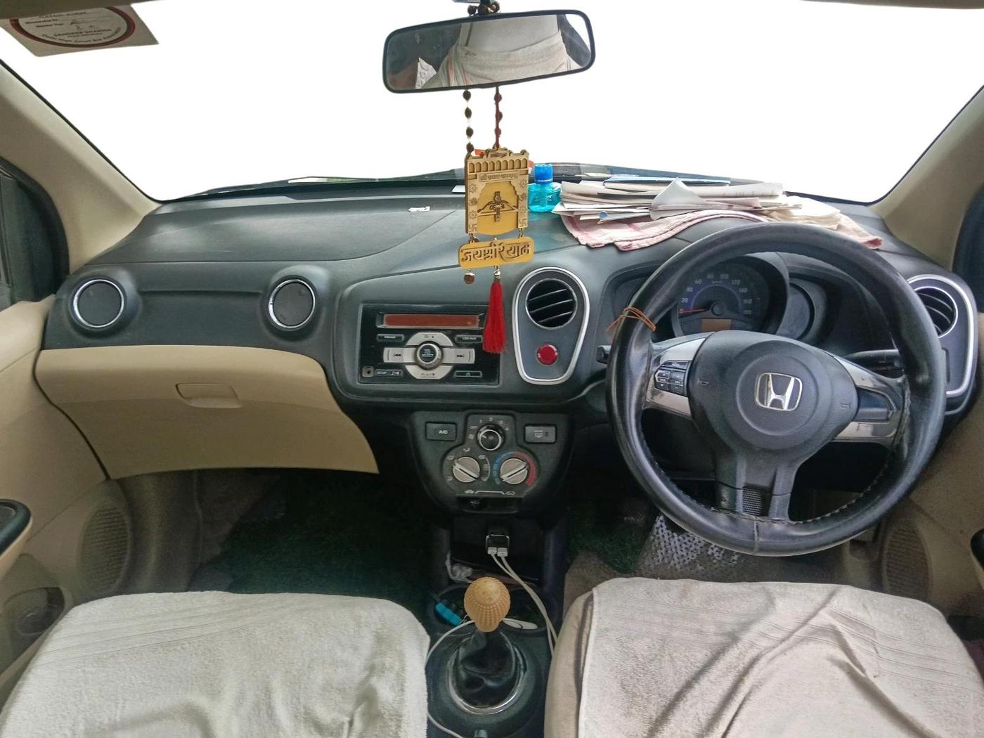 2014 Honda Mobilio 1.5L I-DTEC S, Diesel, Manual, 1,72,072 km, interior