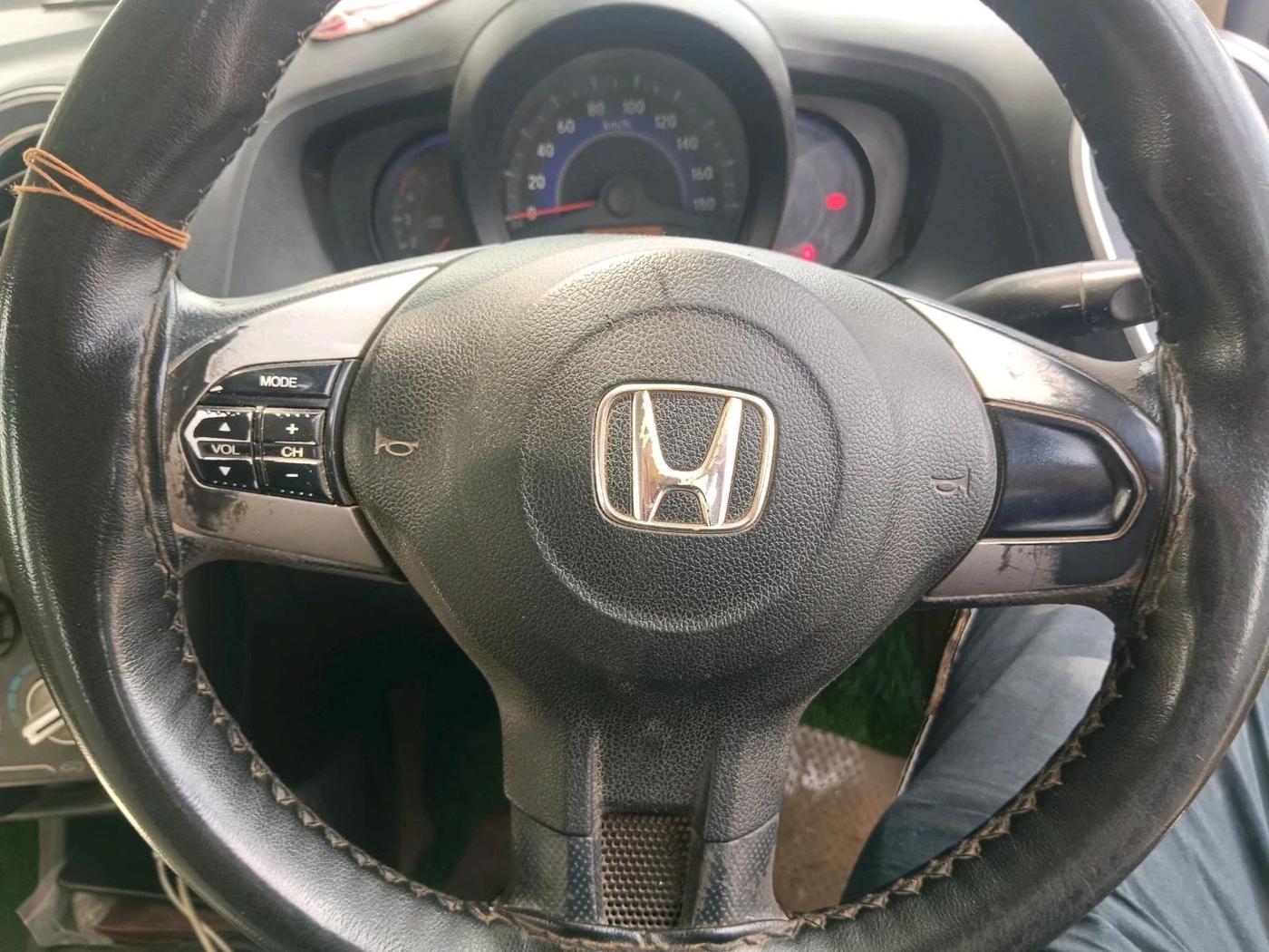2014 Honda Mobilio 1.5L I-DTEC S, Diesel, Manual, 1,72,072 km, interior