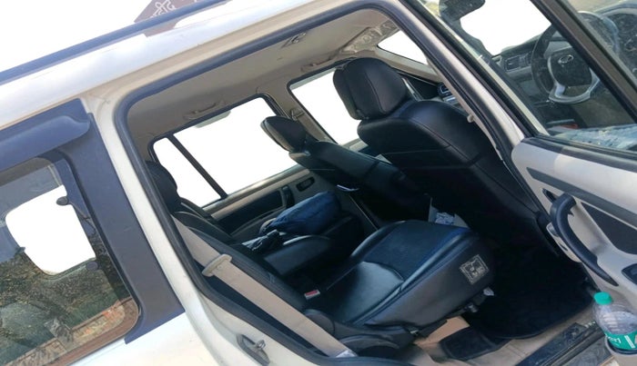 2018 Mahindra Scorpio S11 2WD, Diesel, Manual, 2,08,625 km, interior