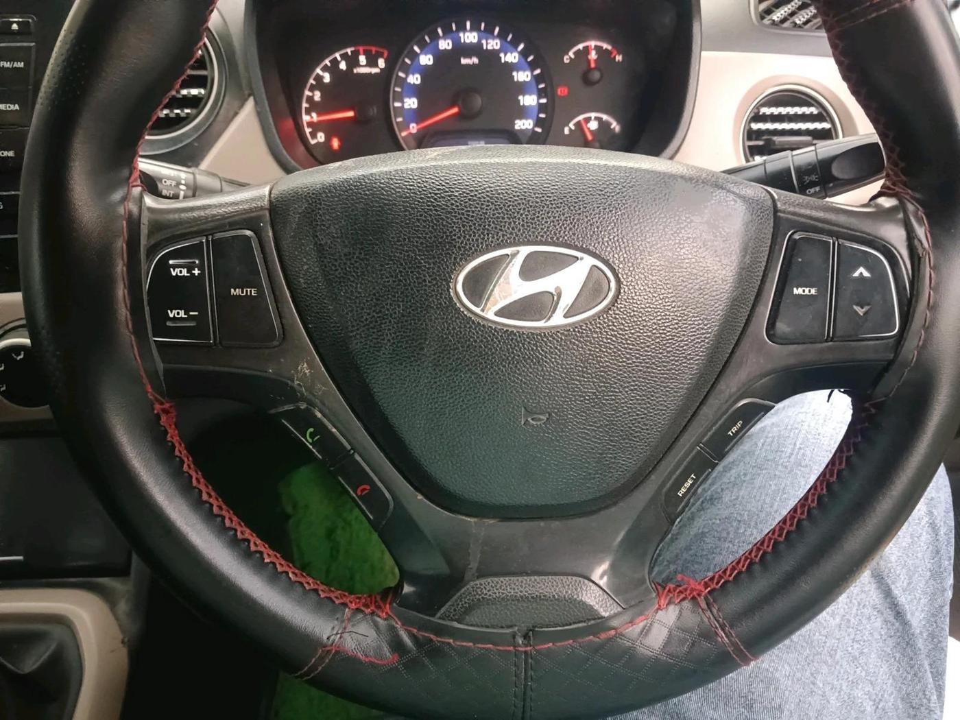 2015 Hyundai Xcent S 1.1 CRDI (O), Diesel, Manual, 1,72,062 km, interior