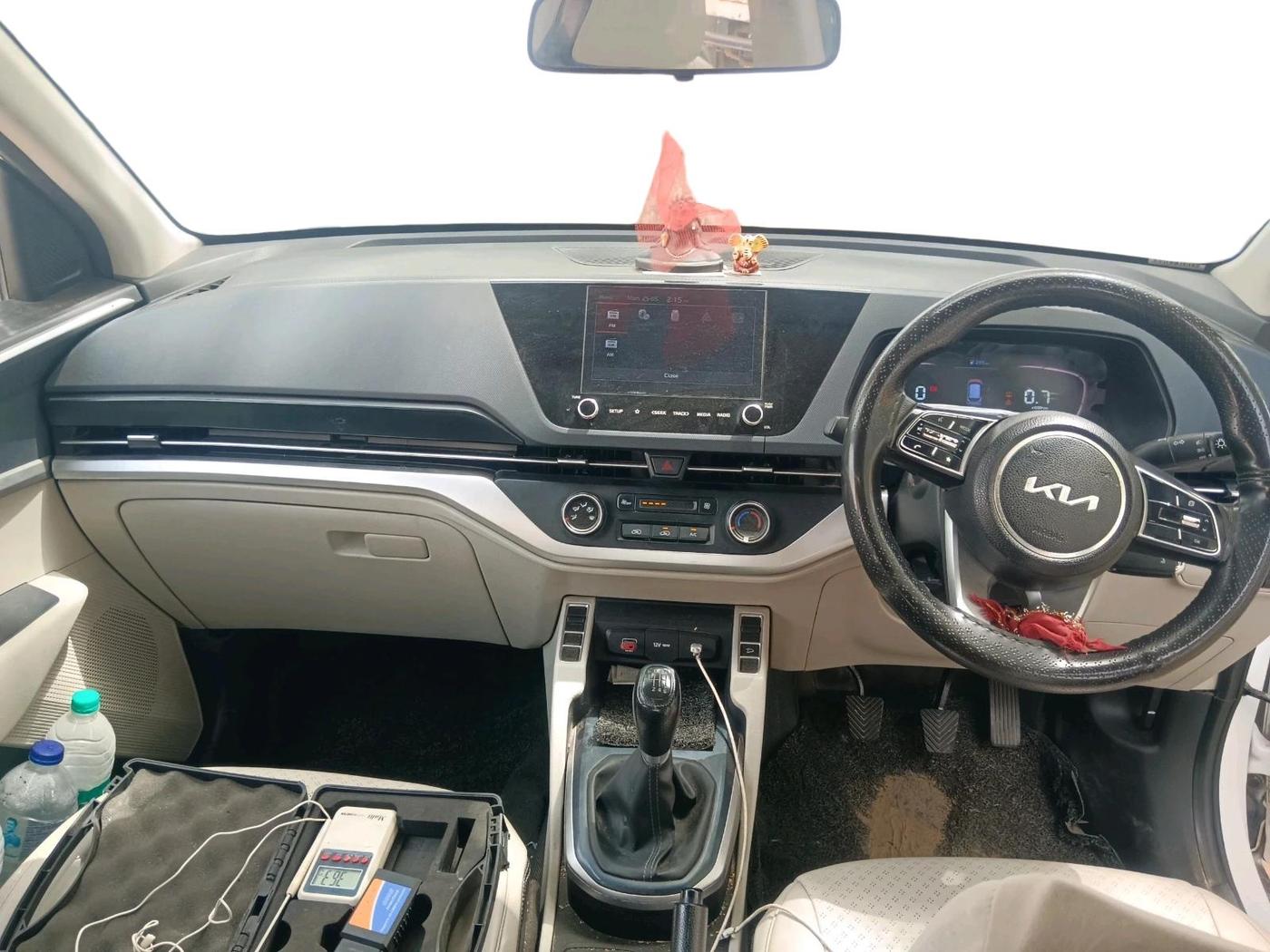 2024 KIA CARENS Premium (O) 1.5 Diesel MT 7 STR, Diesel, Manual, 1,07,367 km, interior