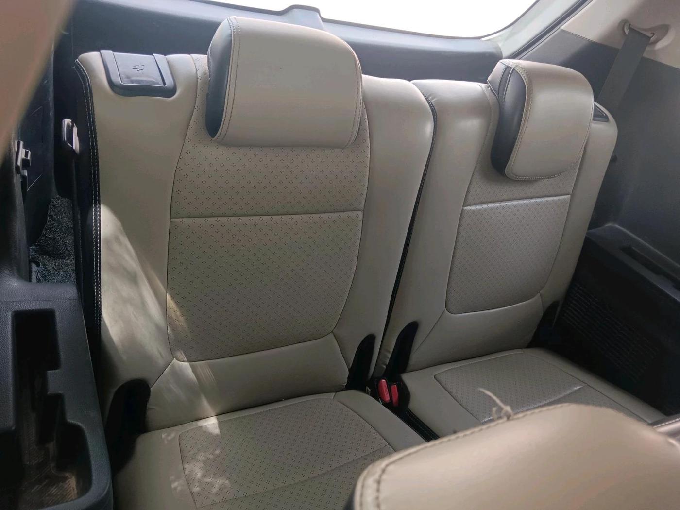 2024 KIA CARENS Premium (O) 1.5 Diesel MT 7 STR, Diesel, Manual, 1,07,367 km, interior
