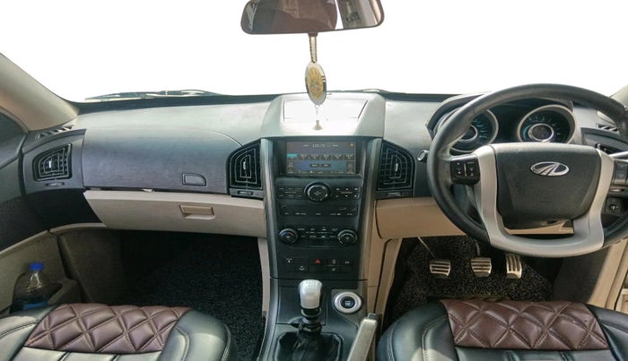 2017 Mahindra XUV500 W10, Diesel, Manual, 89,525 km, interior