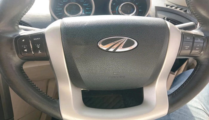 2017 Mahindra XUV500 W10, Diesel, Manual, 89,525 km, interior