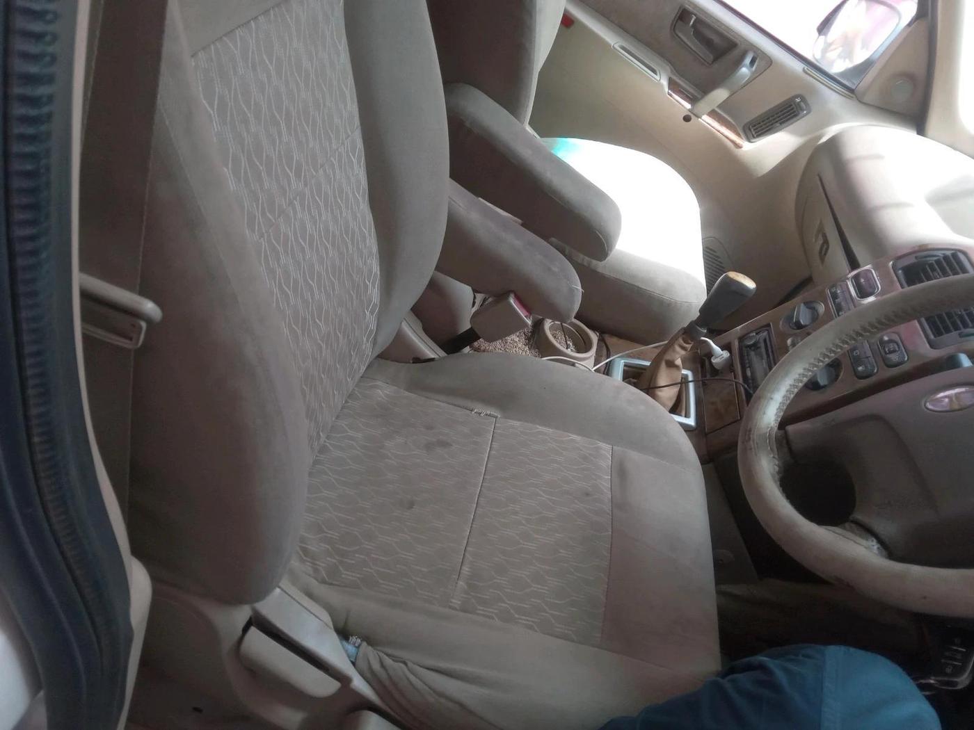2012 Tata Safari 4X2 EX DICOR 2.2 VTT, Diesel, Manual, 1,99,875 km, interior