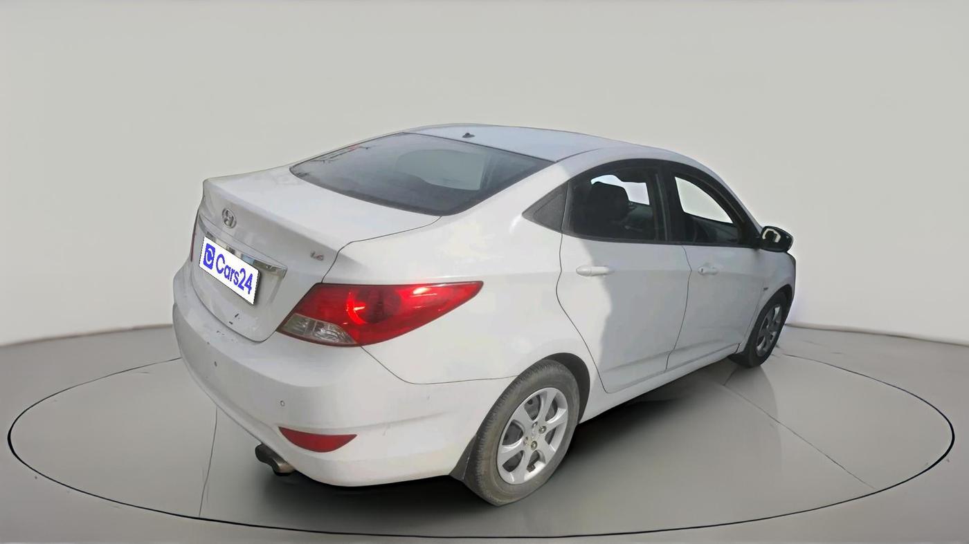 2014 Hyundai Verna FLUIDIC 1.6 CRDI EX, Diesel, Manual, 80,000 km, exterior