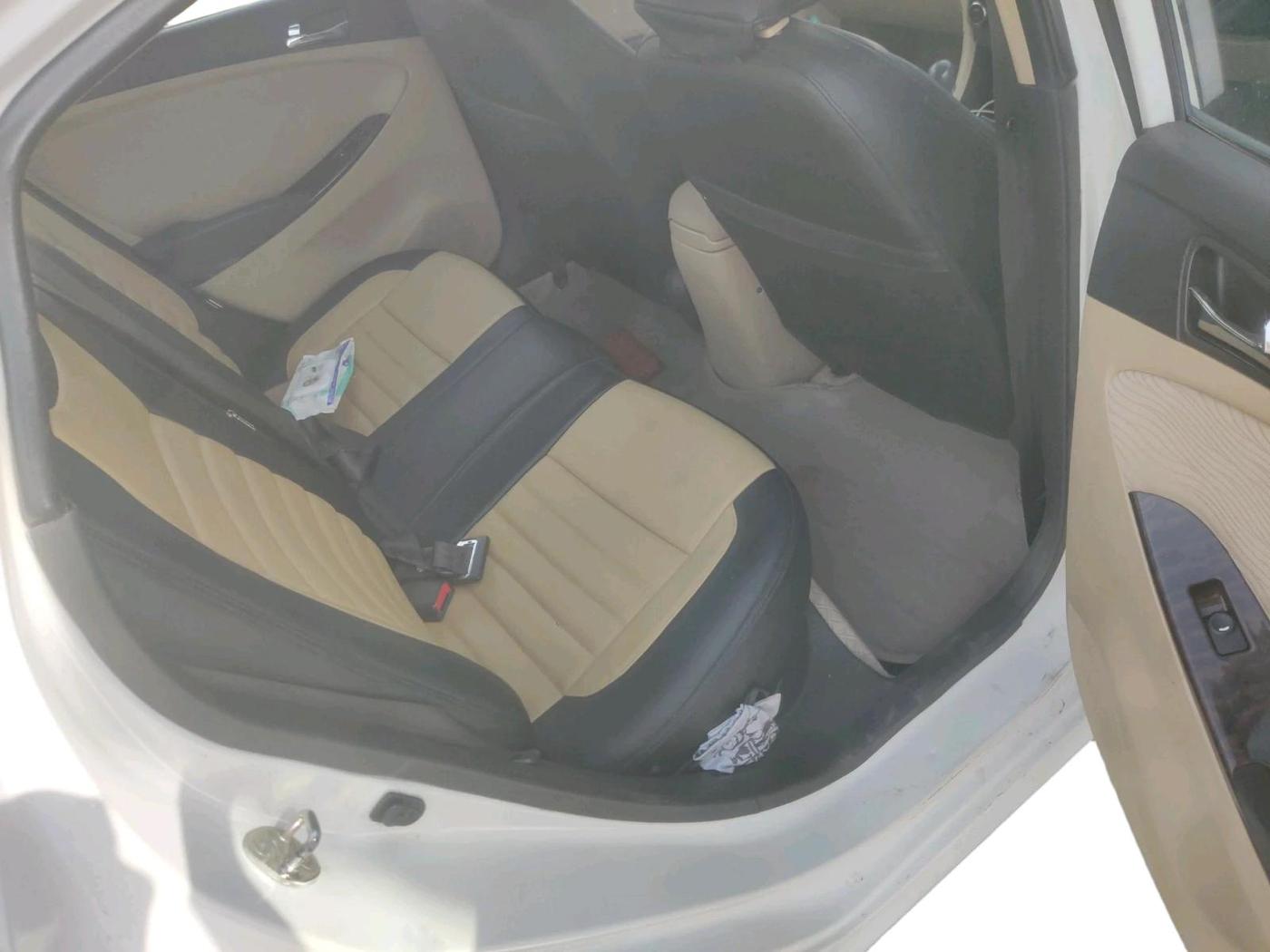 2014 Hyundai Verna FLUIDIC 1.6 CRDI EX, Diesel, Manual, 80,000 km, interior