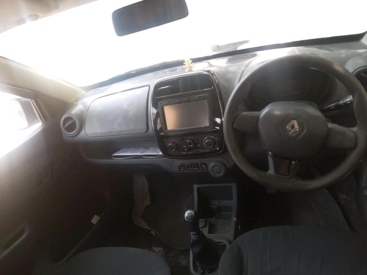 2016 Renault Kwid RXT 1.0, Petrol, Manual, 39,866 km, interior