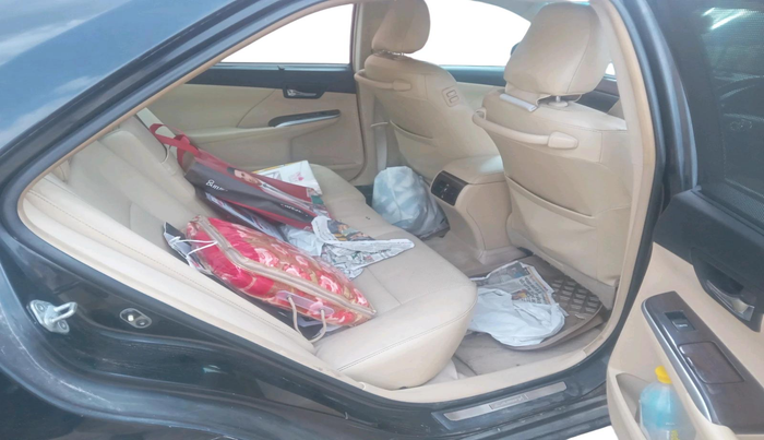 2016 Toyota Camry HYBRID, Hybrid, Automatic, 1,43,994 km, interior