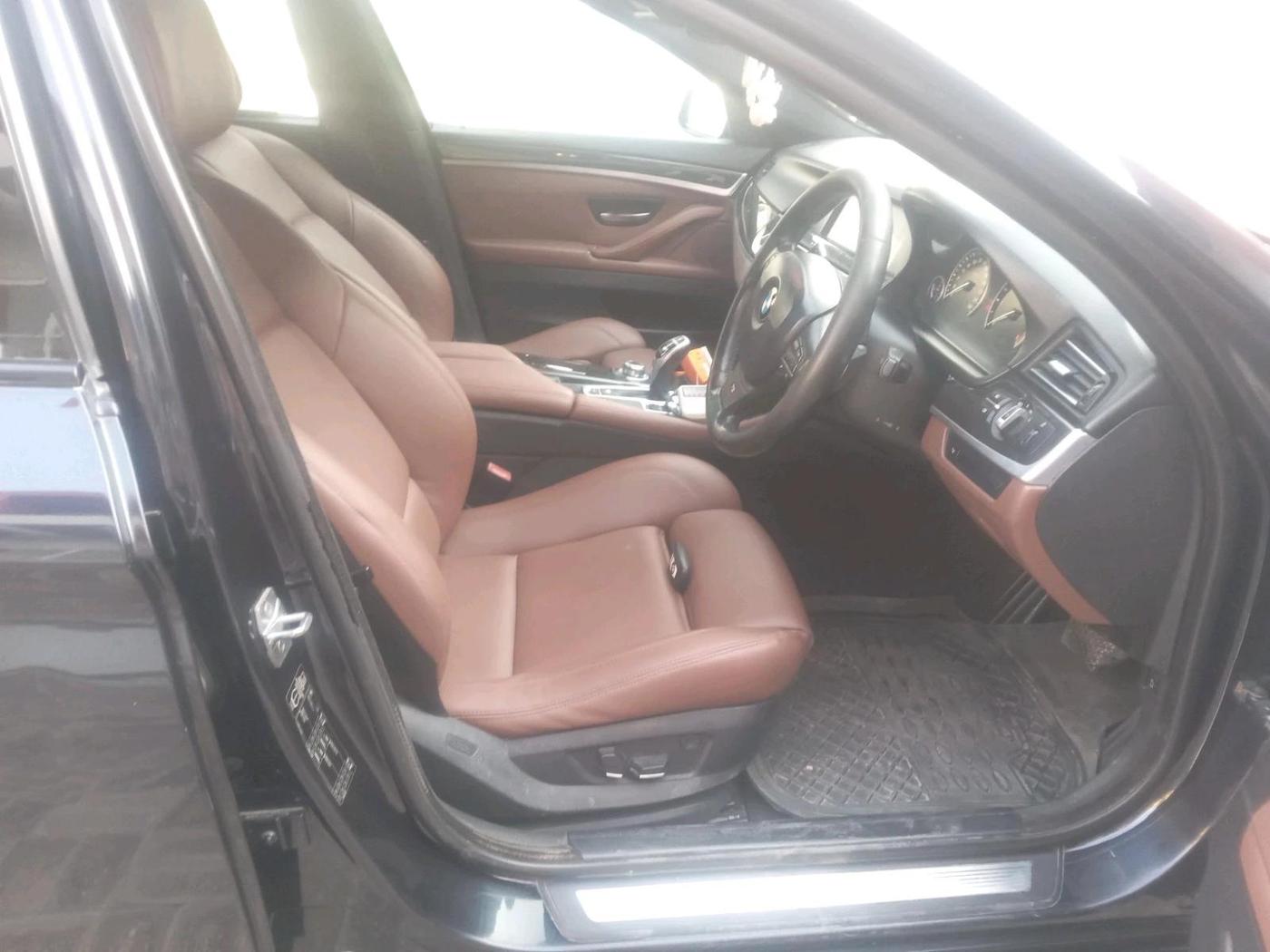2013 BMW 5 Series 530D 3.0, Diesel, Automatic, 90,000 km, interior