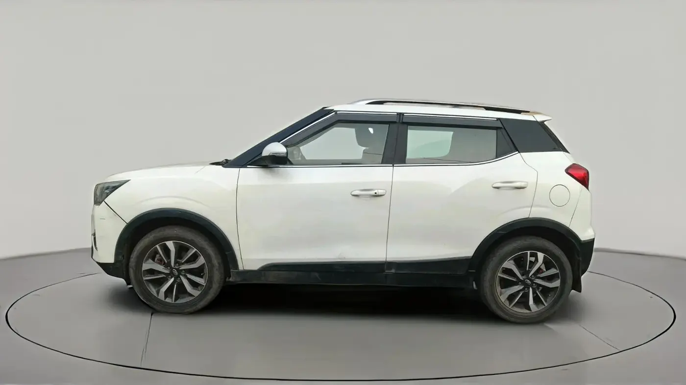 2019 Mahindra XUV300 W8 (O) 1.5 DIESEL, Diesel, Manual, 1,43,574 km, exterior