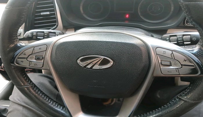 2019 Mahindra XUV300 W8 (O) 1.5 DIESEL, Diesel, Manual, 1,43,574 km, interior