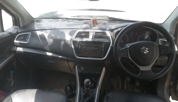 2016 Maruti S Cross ALPHA 1.3, Diesel, Manual, 1,25,737 km, interior