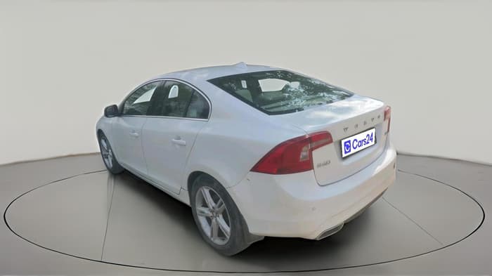 2016 Volvo S60 Momentum D4, Diesel, Automatic, 99,000 km, exterior