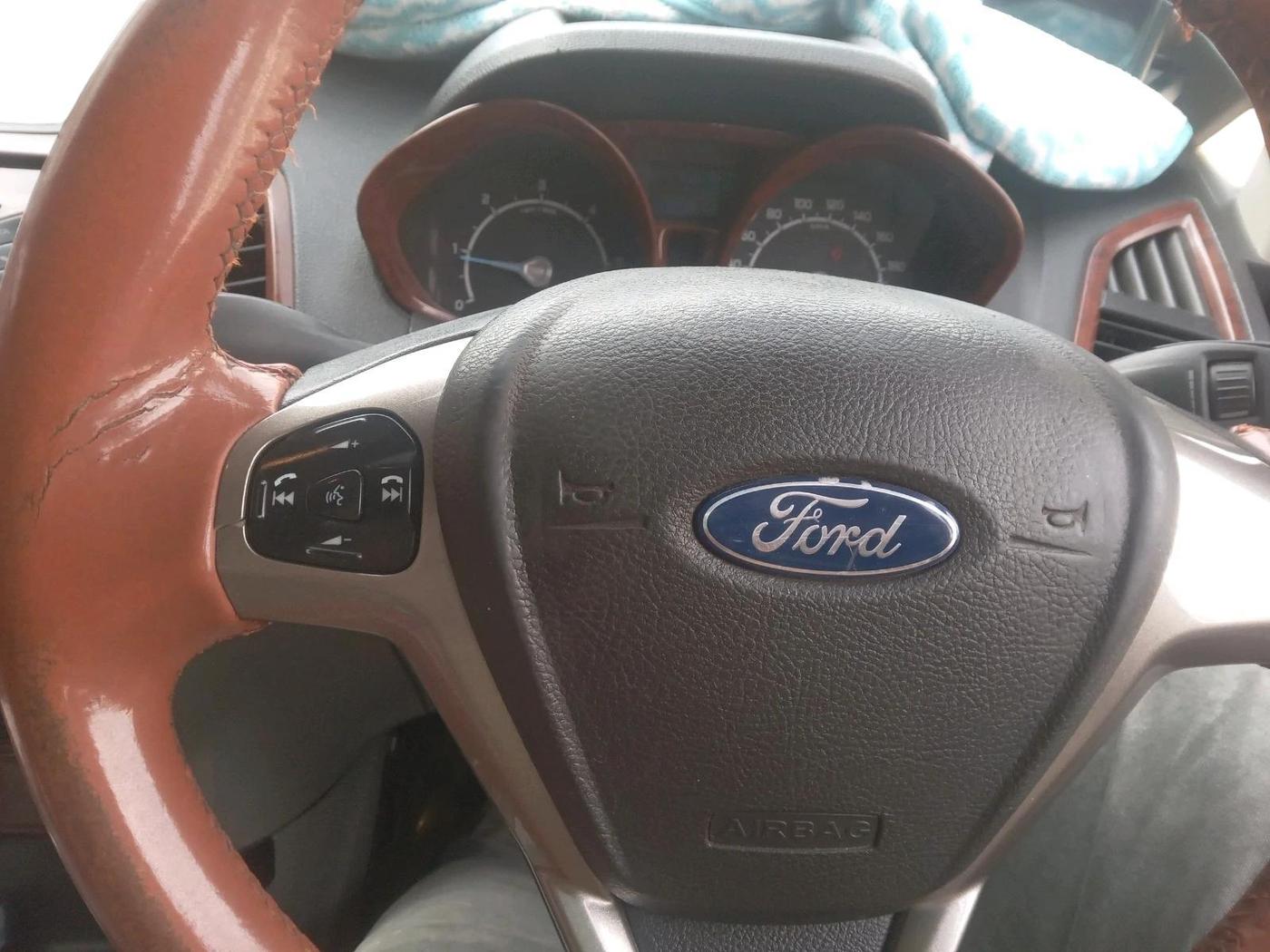 2013 Ford Ecosport TITANIUM 1.5L DIESEL, Diesel, Manual, 1,13,009 km, interior