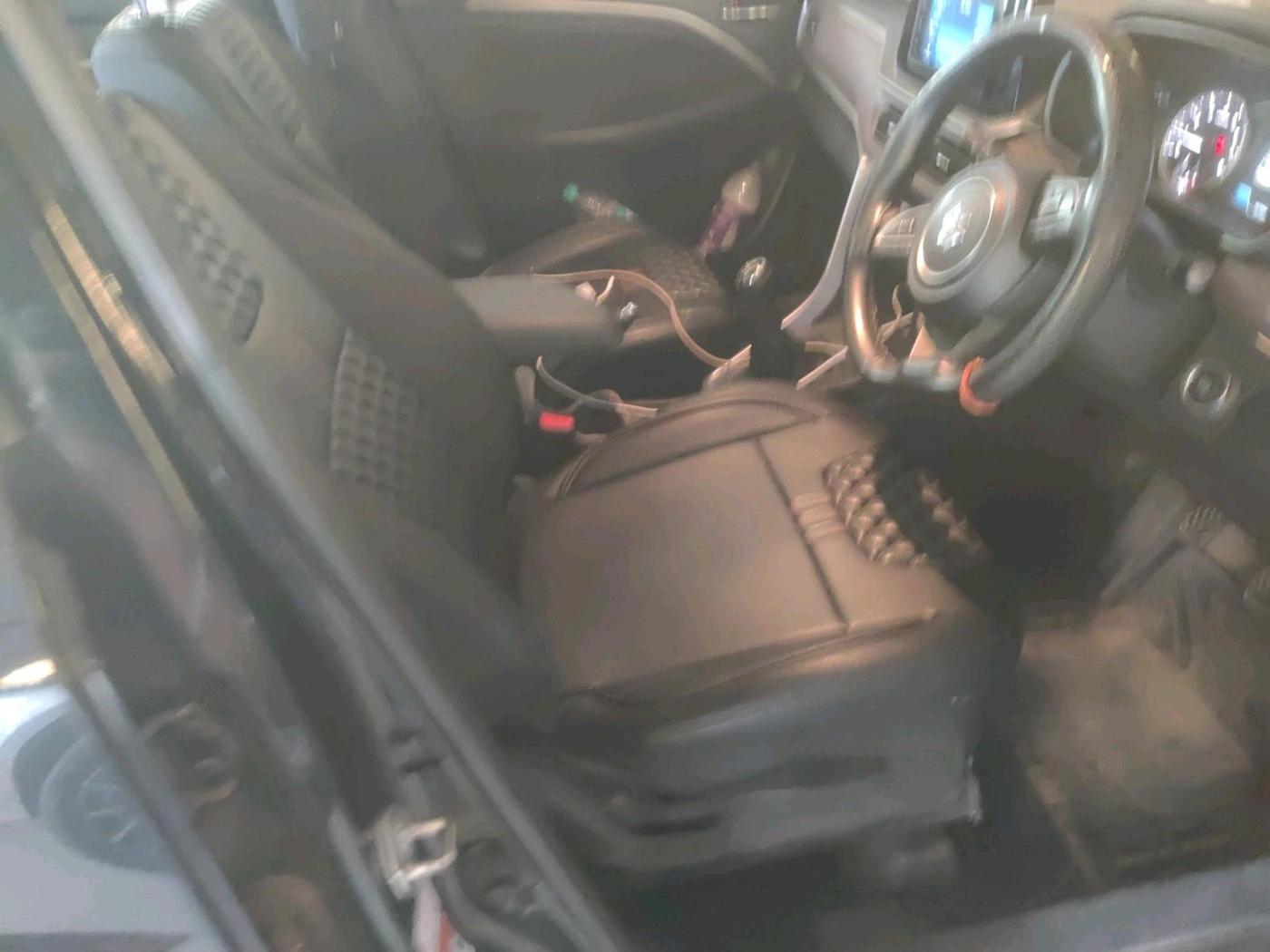 2025 Maruti BREZZA ZXI SMART HYBRID , Petrol, Manual, 19,770 km, interior
