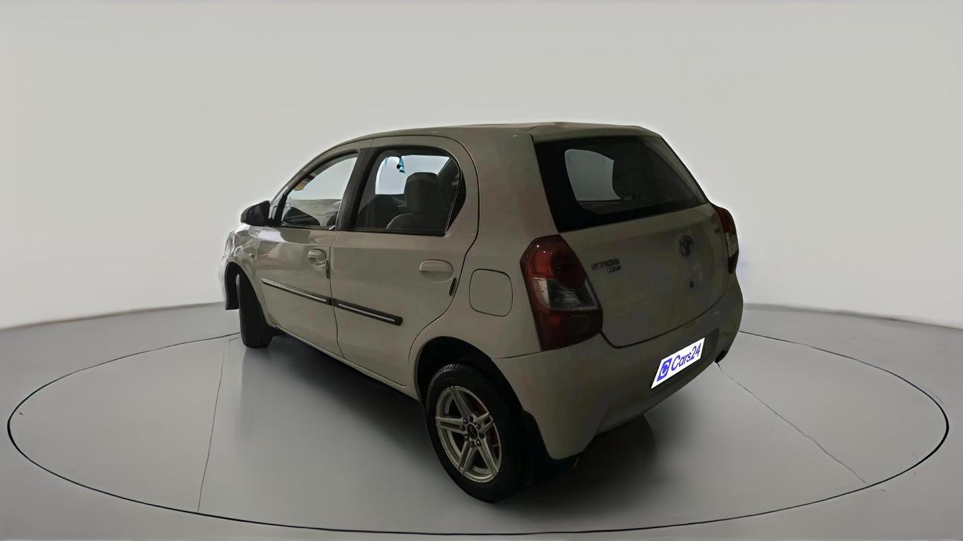 2015 Toyota Etios Liva GD, Diesel, Manual, 86,117 km, exterior