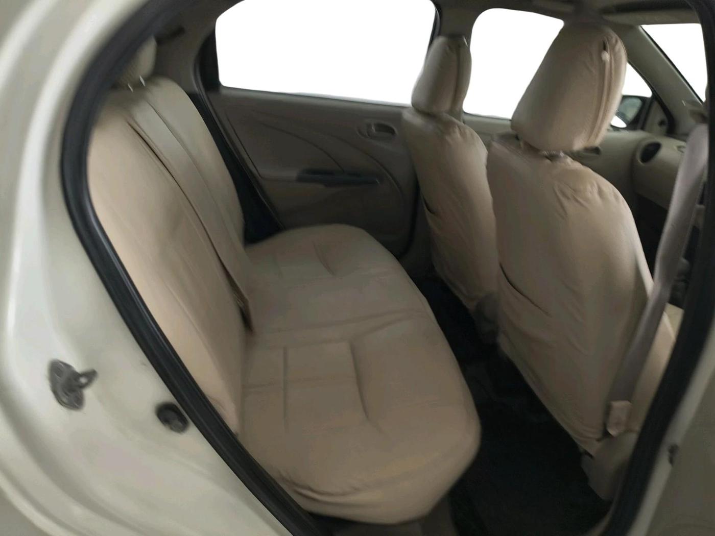 2015 Toyota Etios Liva GD, Diesel, Manual, 86,117 km, interior
